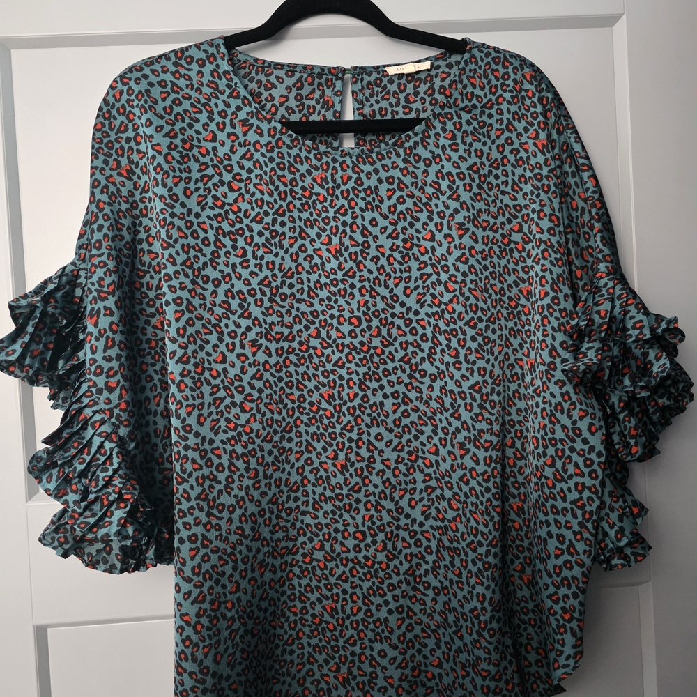 JODIFL Blue and Red Leopard Print Blouse